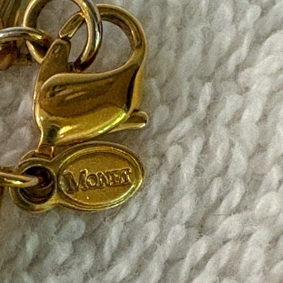 Vintage Monet Gold-Tone Pendant Necklace - Sculptural Statement Piece - Picture 9 of 10